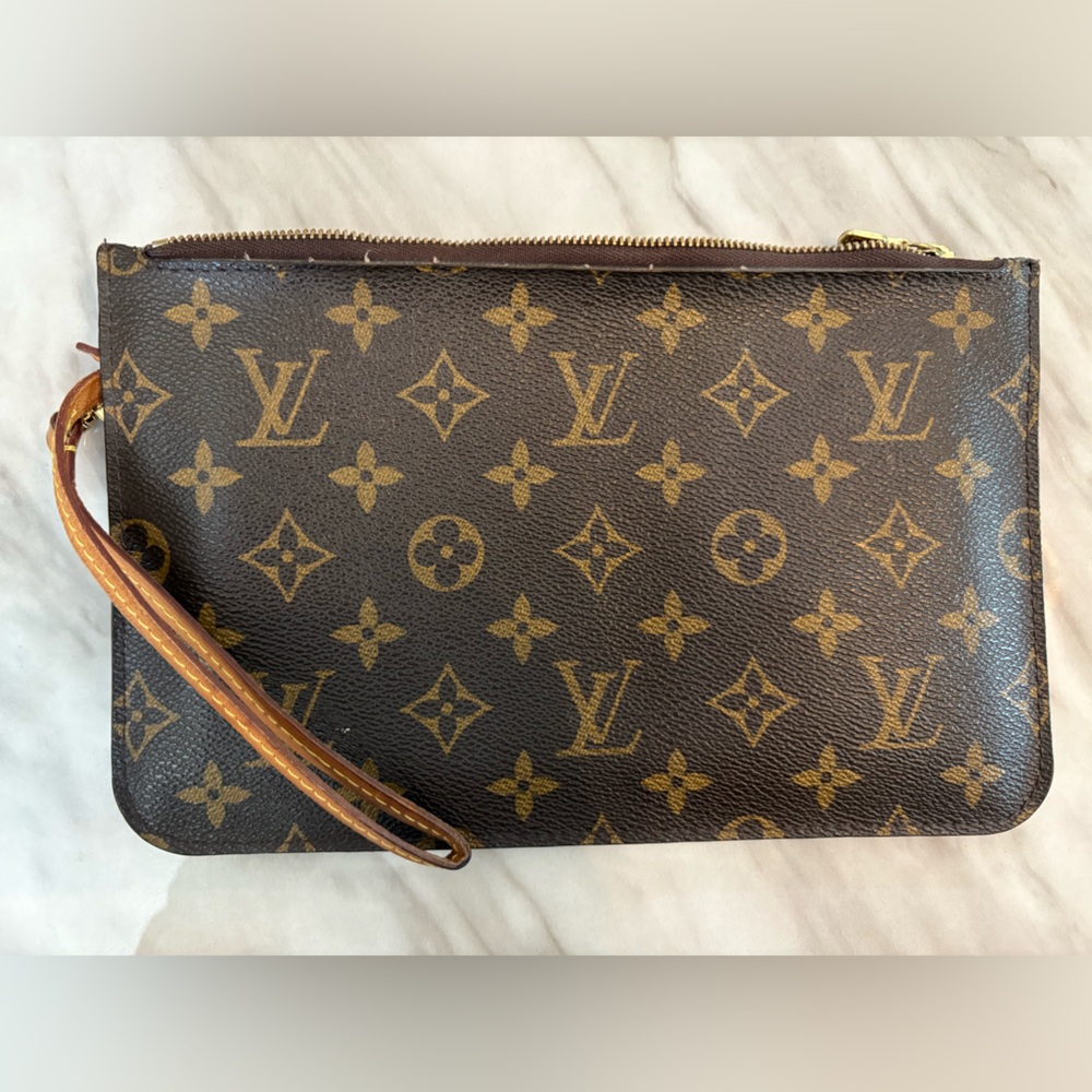 Louis Vuitton Monogram Neverfull Clutch